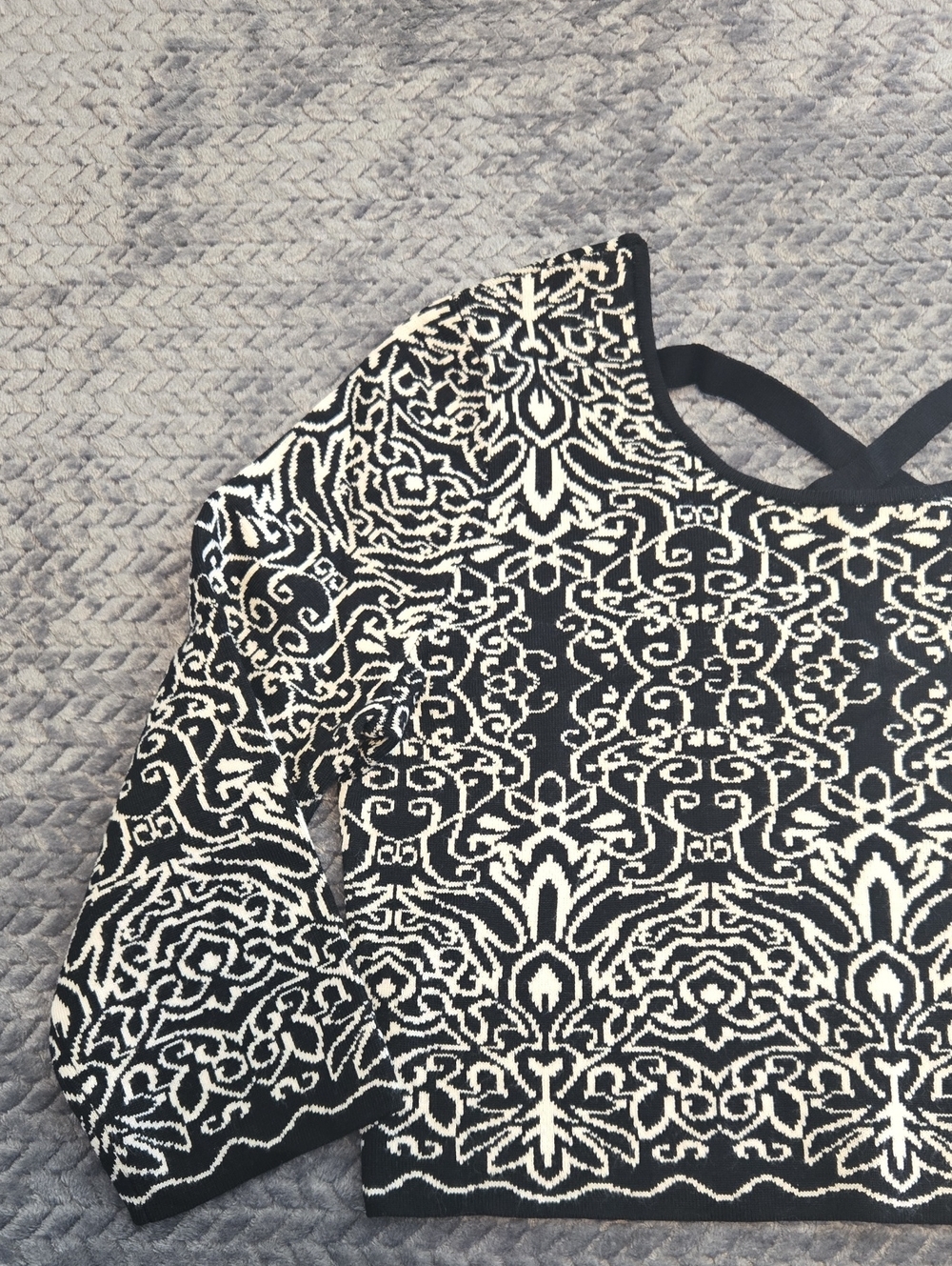Xhilaration XL Black Cream Boho Patterned Knit Crop Top Criss Cross Back - Picture 2 of 4